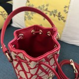 Designer VALENTINO GARAVANI V mini basket handbag